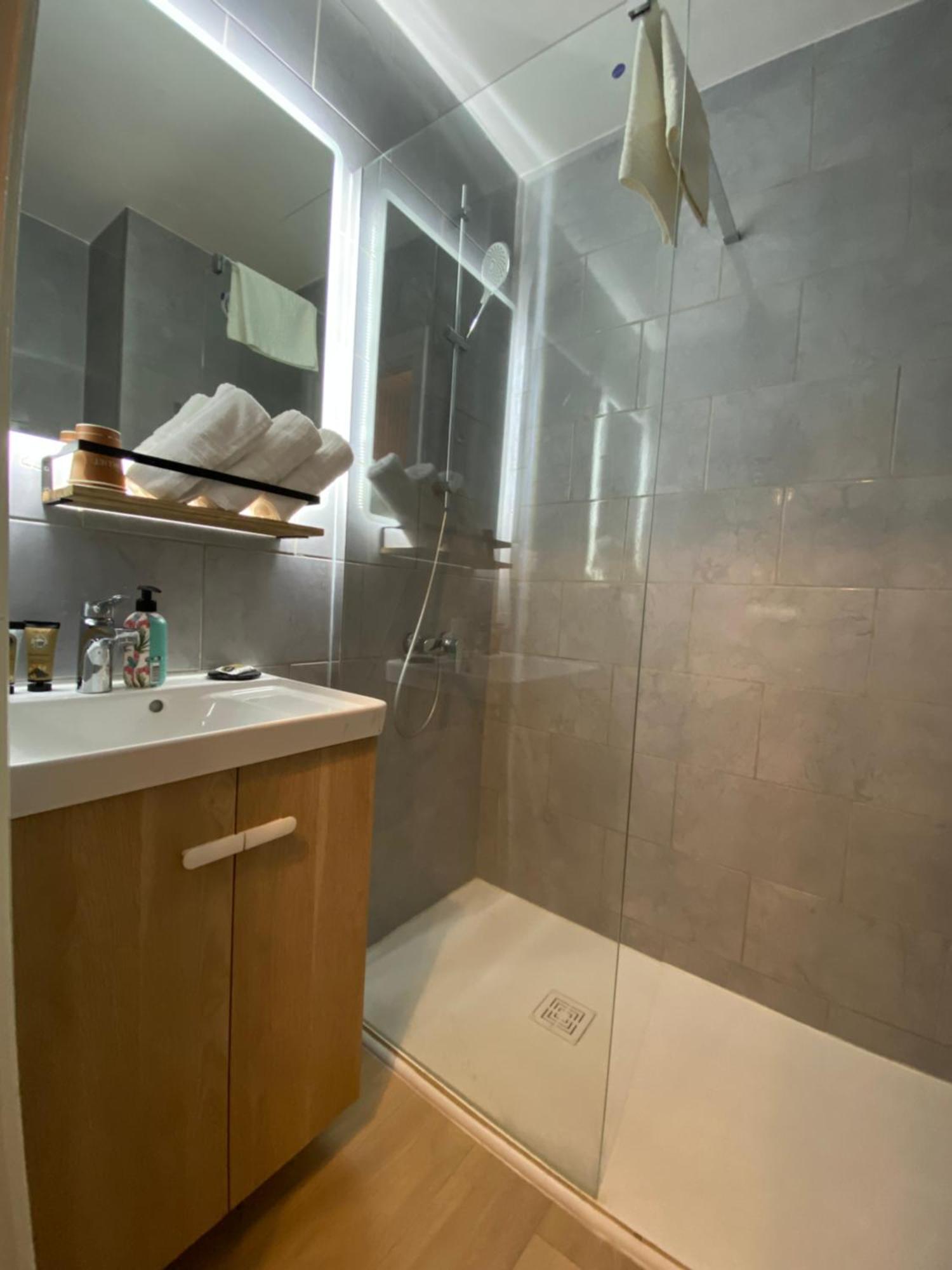 Studios & Chambres Aux Portes De Geneve Saint-Julien-en-Genevois Eksteriør billede